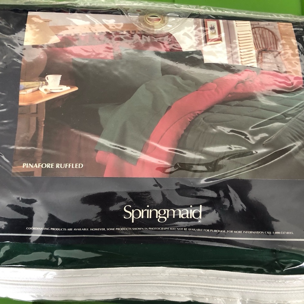 Springmaid twin ruffled hunter green bedskirt